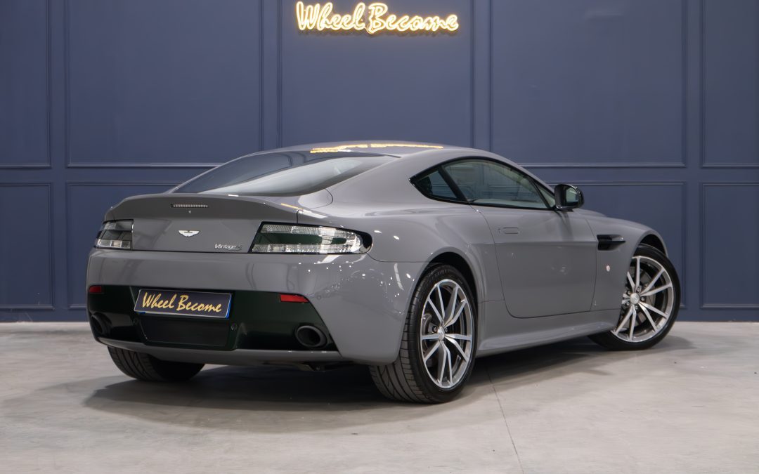 Aston Martin V8 Vantage S Swedish Forest Edition : l&rsquo;une des quatre plus rares Baby Aston au monde