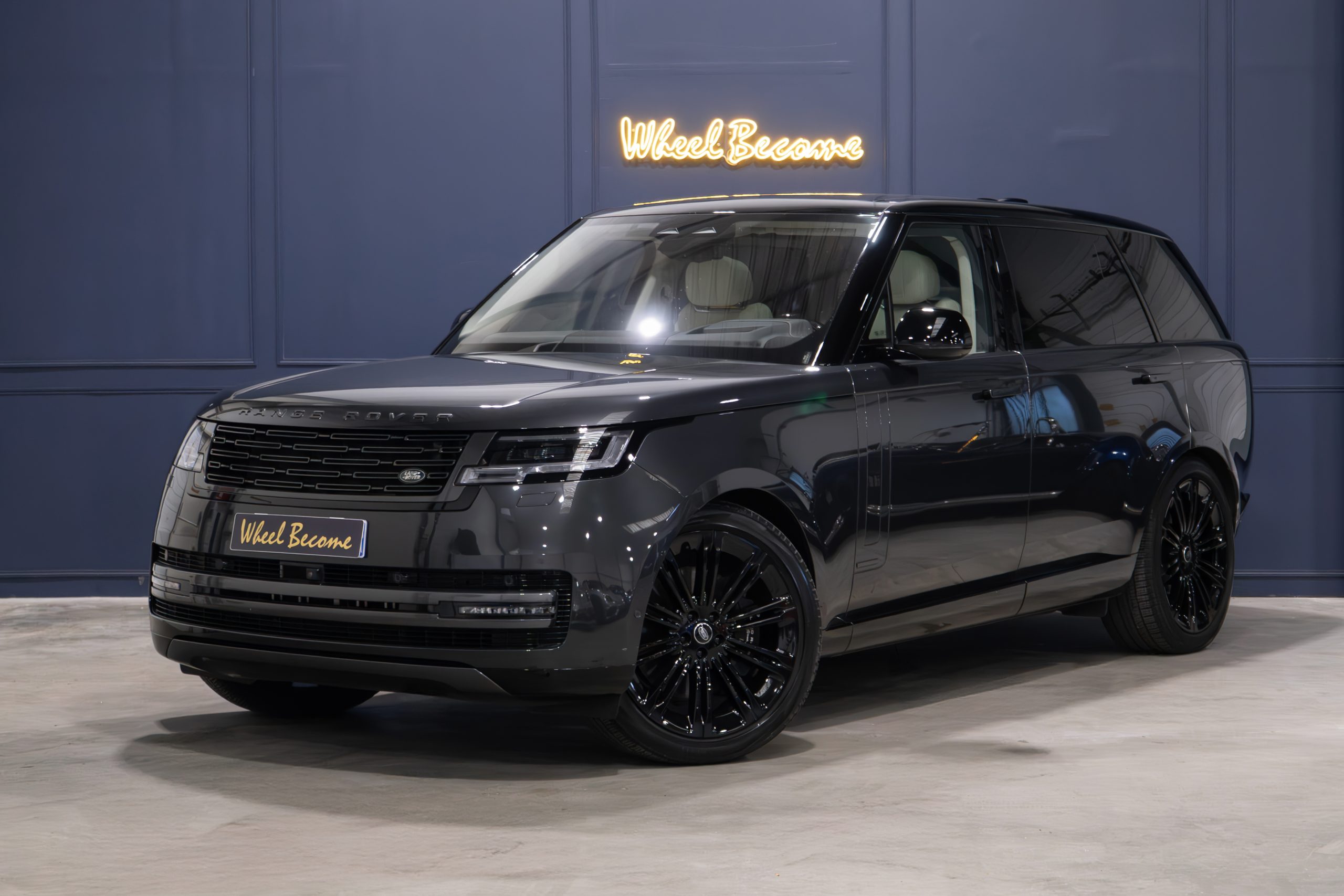Range Rover P530 Autobiography LWB 7PL